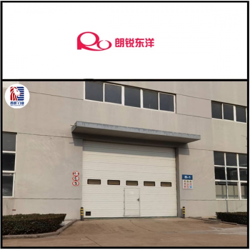 常州朗锐东洋传动技术有限公司仓库安装了抗风提升门