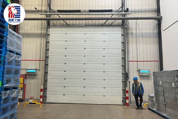 农夫山泉车间安装提升门