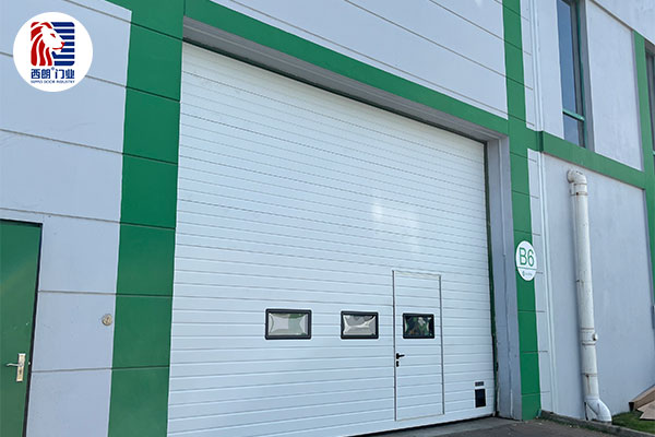 迪诺拉电极仓库安装抗风提升门