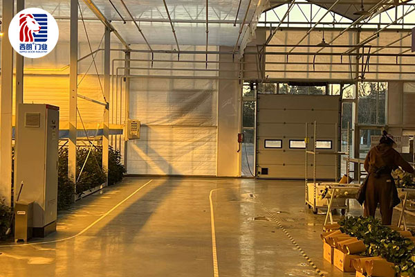 北京京鹏科技有限公司温室安装保温提升门