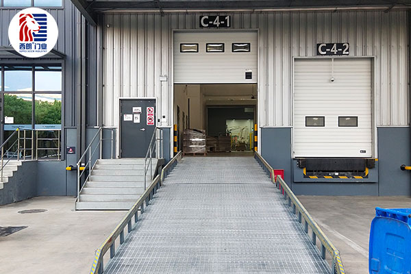 赛默飞世尔(苏州)仪器有限公司车间安装提升门