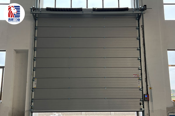 杭州萧山鼎立机械有限公司车间安装提升门