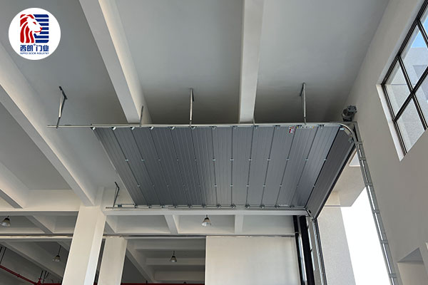 杭州萧山鼎立机械有限公司车间安装提升门