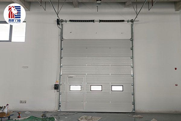 仲景食品股份有限公司车间安装抗风提升门