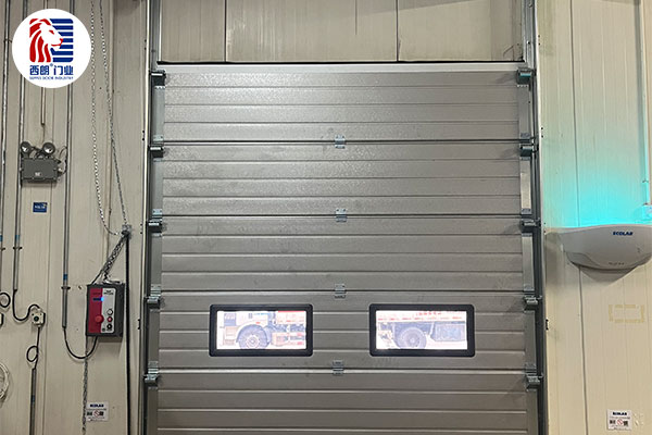 江苏泰森食品仓库安装提升门