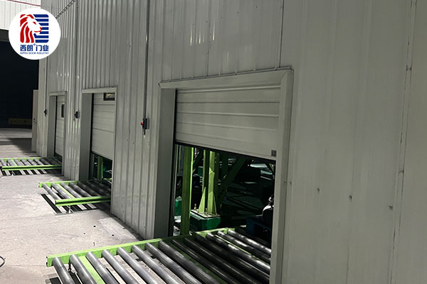 江苏宁阪特殊金属材料有限公司仓库安装提升门