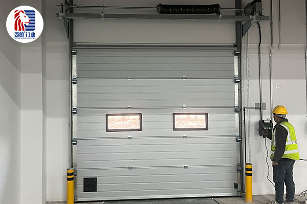 浙江华海制药科技有限公司车间安装抗风提升门
