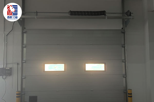 浙江华海制药科技有限公司车间安装抗风提升门