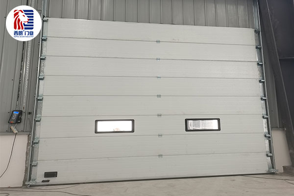 重庆珞璜港务有限公司仓库安装提升门