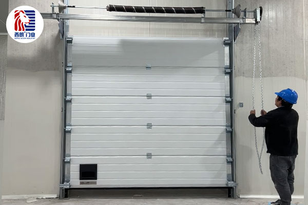 浙江英特物流有限公司仓库安装提升门