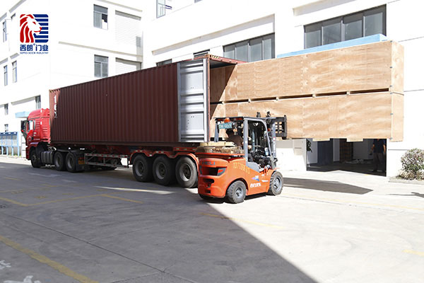 西朗车间正在装箱