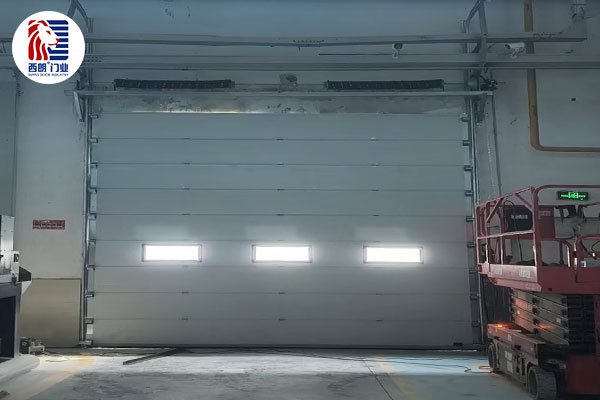 山东硅元新型材料股份有限公司仓库安装提升门