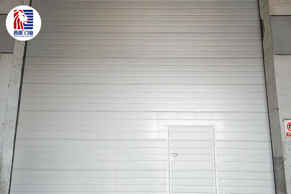 天津市天兴轮椅进出口有限公司仓库安装提升门